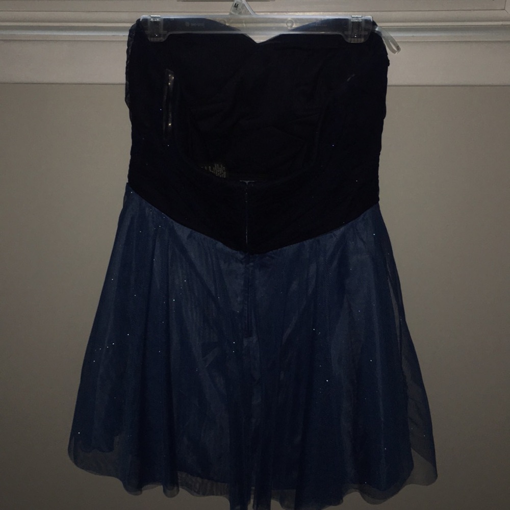 Dress - Picture 2 of 3